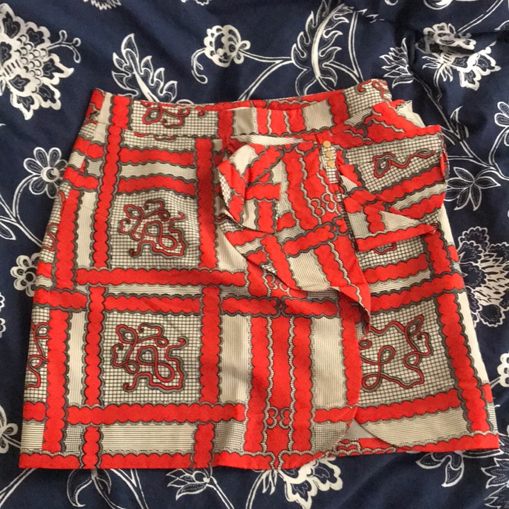 Leifsdottir Skirt with side bow detail.